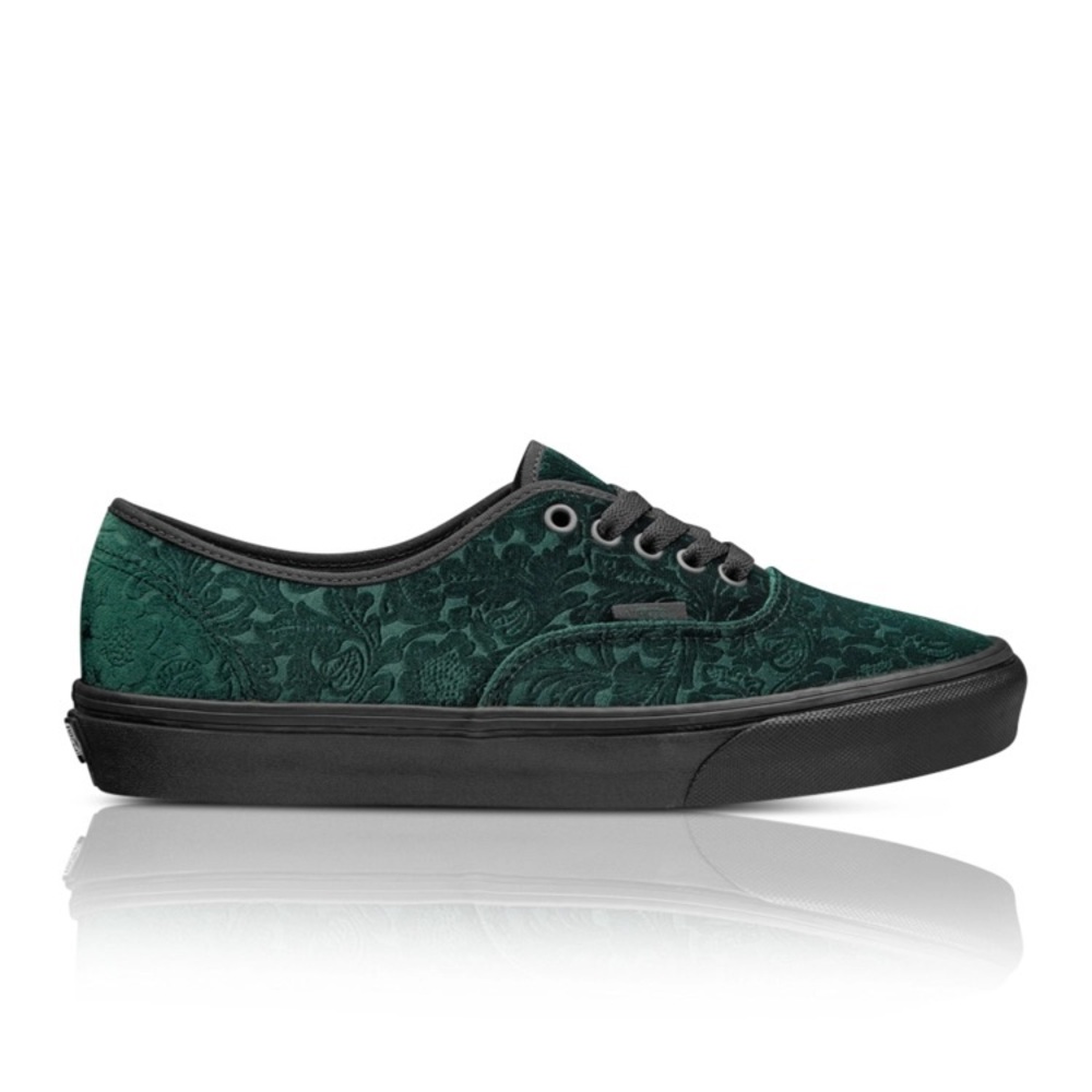 Never worn velvet authentic vans. Sold out everywhere.